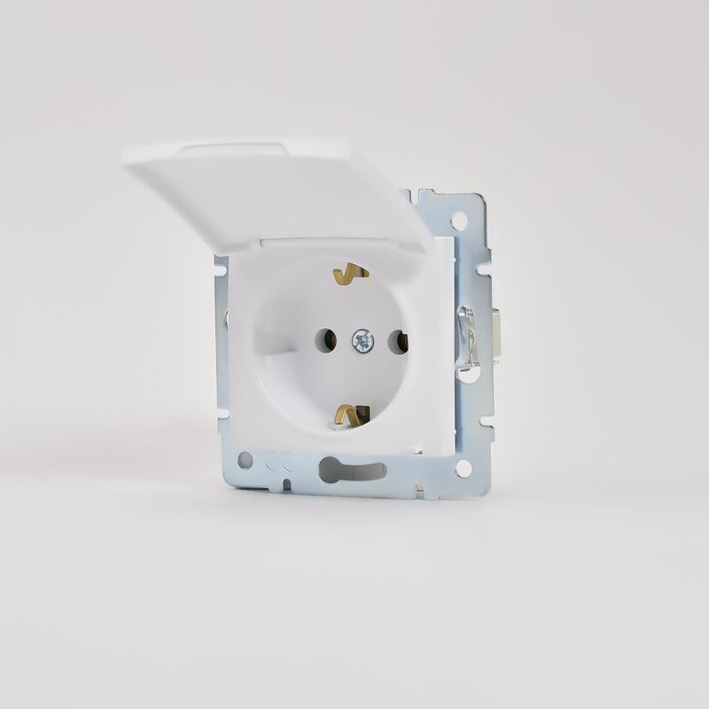 Механизм розетки 1-м СП KARINA с защ. крышкой термопласт с заземл. бел. LEZARD 707-0288-123B