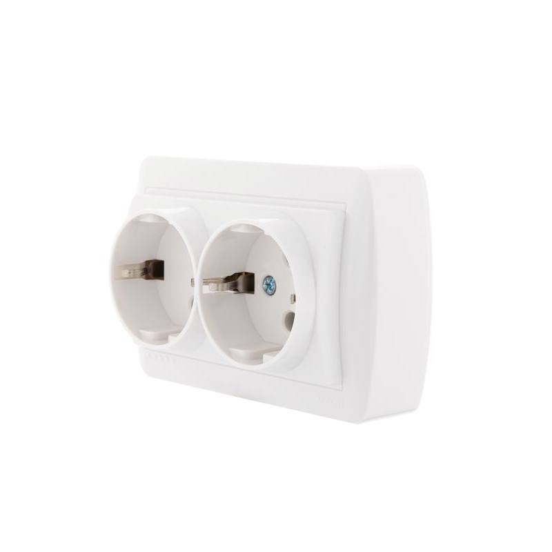 Розетка 2-м ОП Демет 16А IP20 с заземл. закрыт. корпус керамика бел. LEZARD 711-0200-127