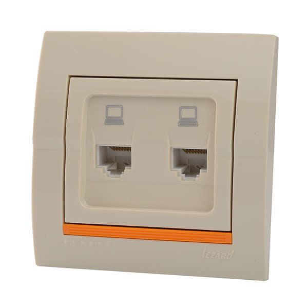 Розетка компьютерная 2-м СП Дери крем. LEZARD 702-0303-141