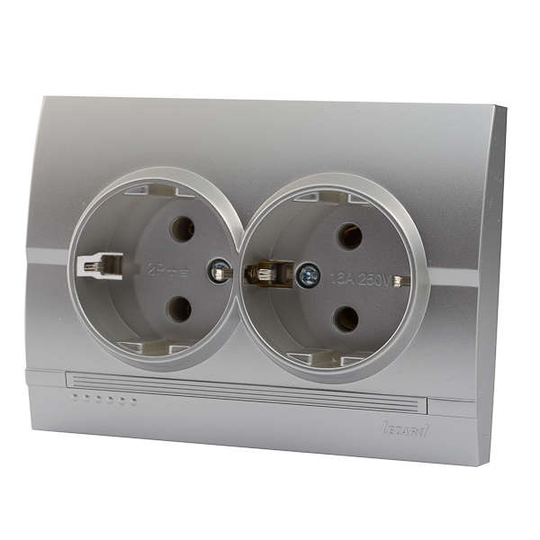 Розетка 2-м СП Дери бакелит с заземл. серебр. метал. LEZARD 702-2828-127B