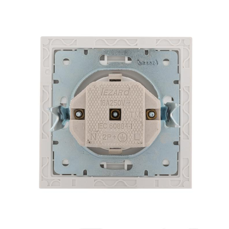 Розетка 1-м СП Рейн с защ. крышкой керам. с заземл. с боковой встав. хром бел. LEZARD 703-0225-123