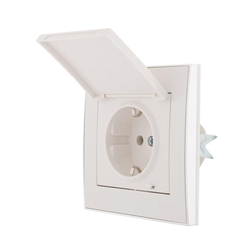 Розетка 1-м СП Рейн с защ. крышкой керам. с заземл. с боковой встав. хром бел. LEZARD 703-0225-123