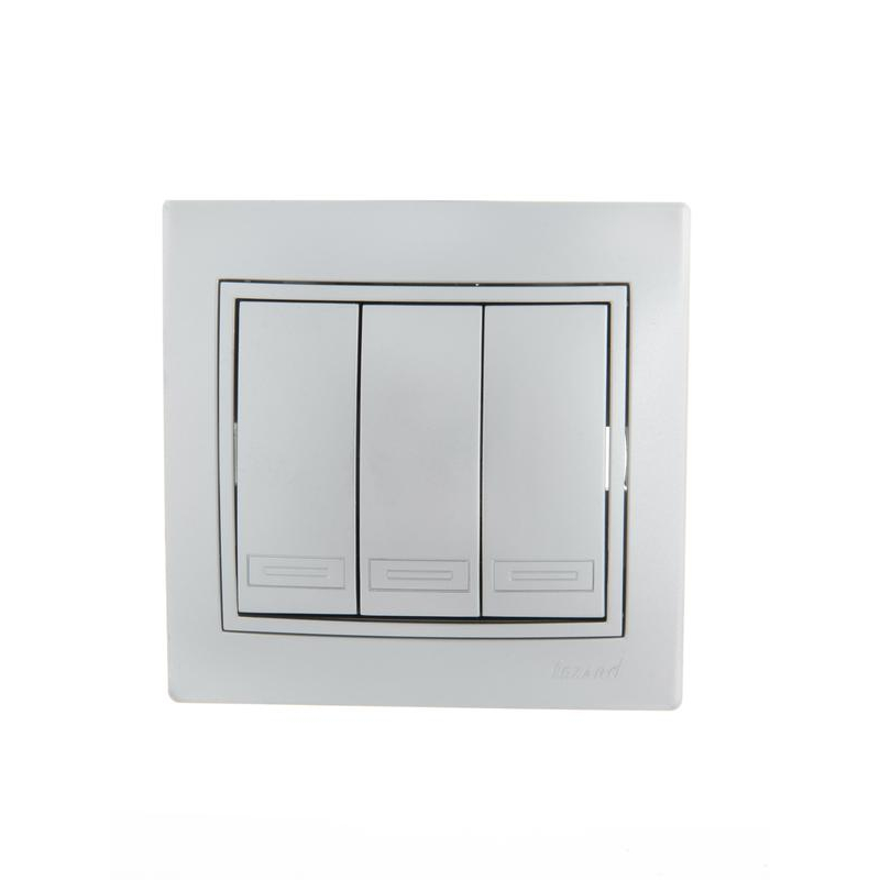 Выключатель 3-кл. СП Мира 10А IP20 со вставкой сер. метал. LEZARD 701-1010-109 Выключатель 3-кл. СП Мира 10А IP20 со вставкой сер. метал. LEZARD 701-1010-109