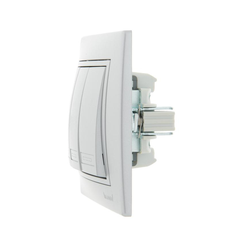 Выключатель 3-кл. СП Мира 10А IP20 со вставкой сер. метал. LEZARD 701-1010-109