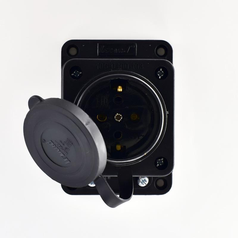 Розетка наружн. уст. 16А IP44 2P+PE 220-240В каучук LEZARD 106-0400-0103/103