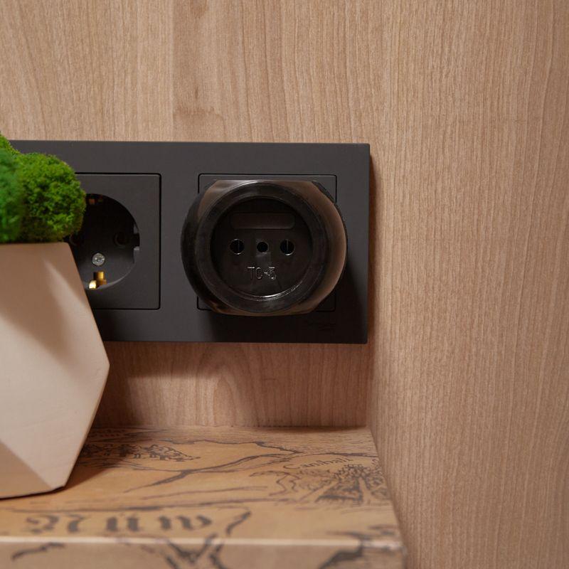 Тройник электрический "Шар" 220В 6А черн. REXANT 11-1063-1