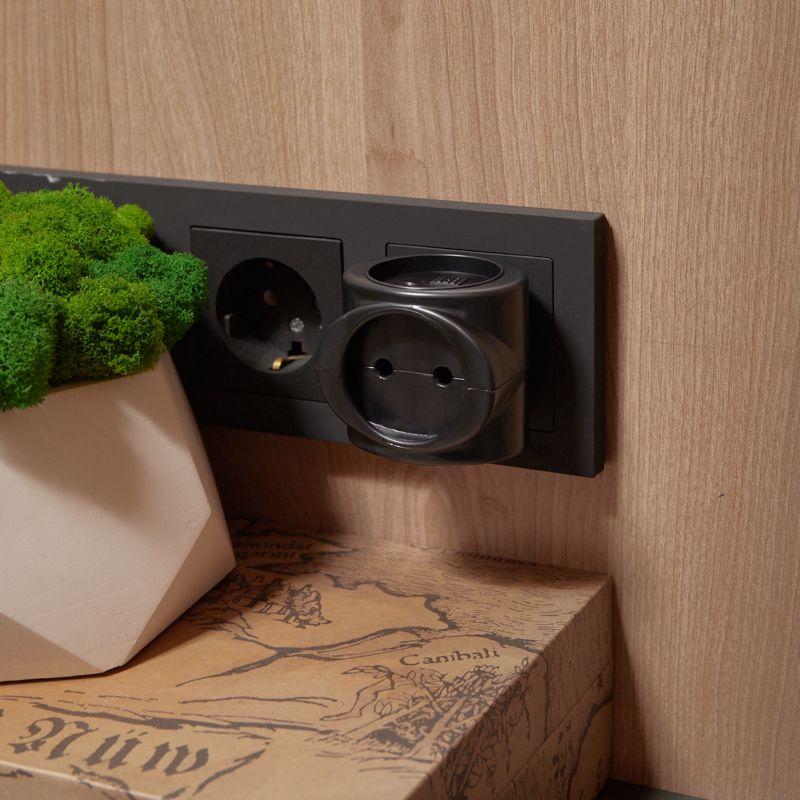 Тройник электрический биметалл 220В 6А черн. REXANT 11-1064-1