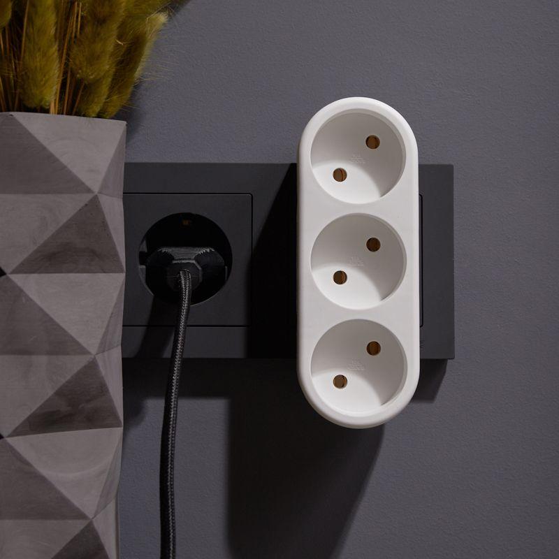 Тройник электрический линейный 6-10А без заземл. бел. Rexant 11-1078