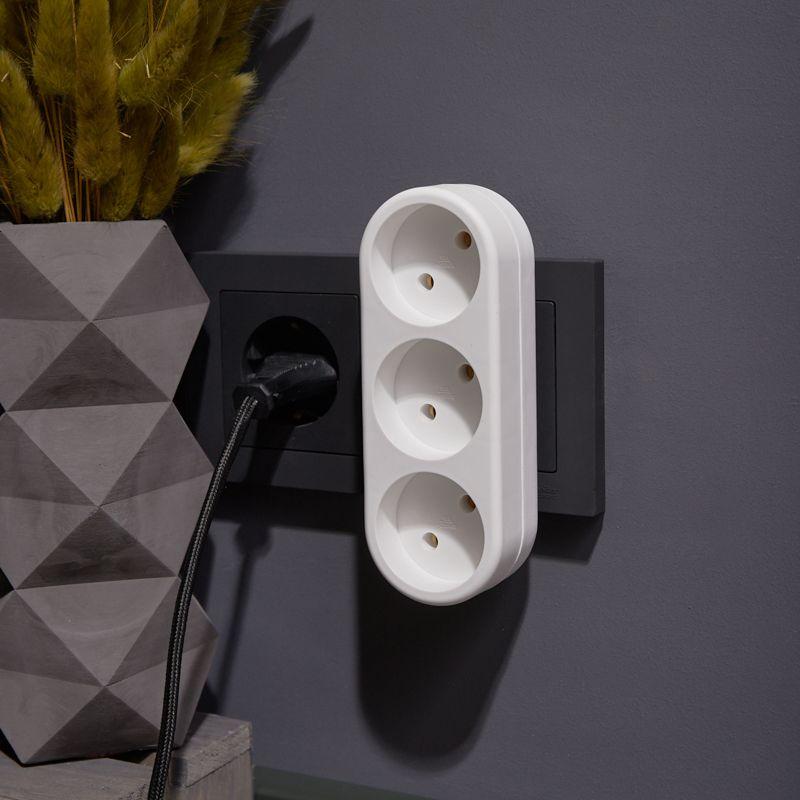 Тройник электрический линейный 6-10А без заземл. бел. Rexant 11-1078