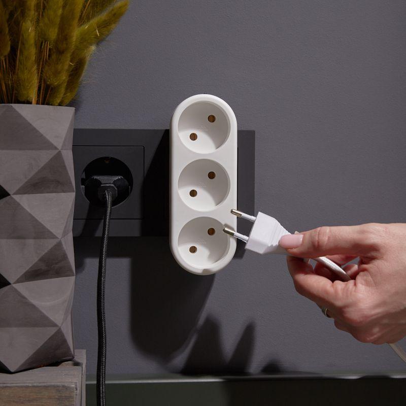 Тройник электрический линейный 6-10А без заземл. бел. Rexant 11-1078