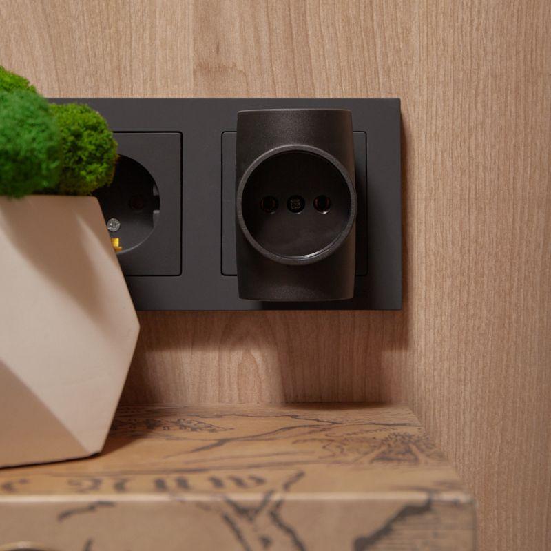 Тройник электрический 6-10А без заземл. черн. Rexant 11-1076