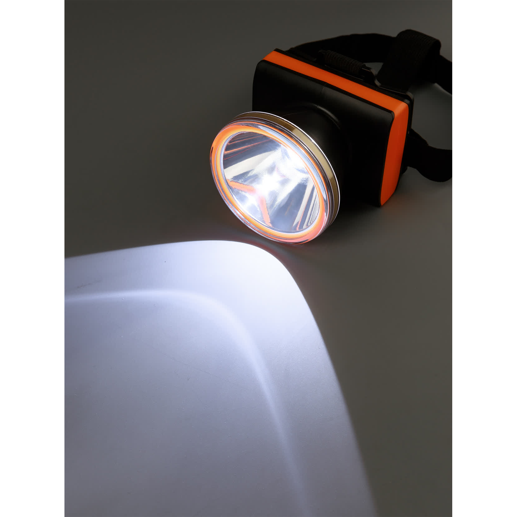 Фонарь «Налобный 15» аккум., 5 Вт LED, Li-Ion 3,7 В 2,4 А*ч, 300 лм, 230 В,