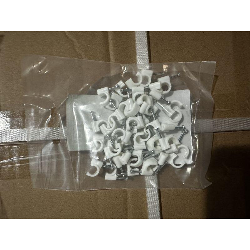 Volsten V02-6W-1-07-050 (Скоба пластиковая круглая 7 мм (50шт.))