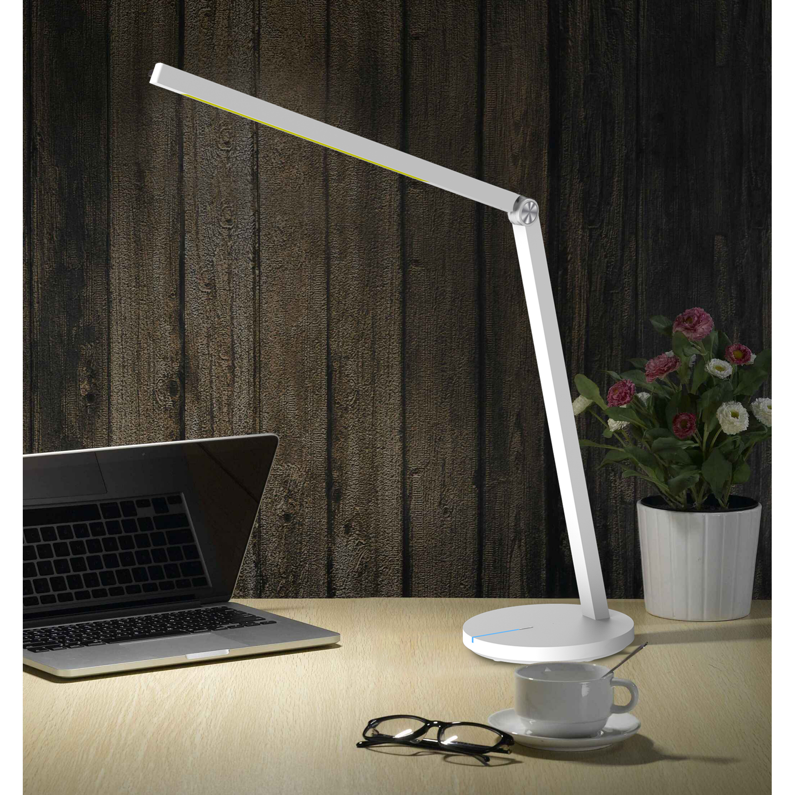 Camelion KD-833  C01 белый LED(Свет-к наст.8 Вт,230В,450 лм,сенс.рег.ярк и цвет.темп)