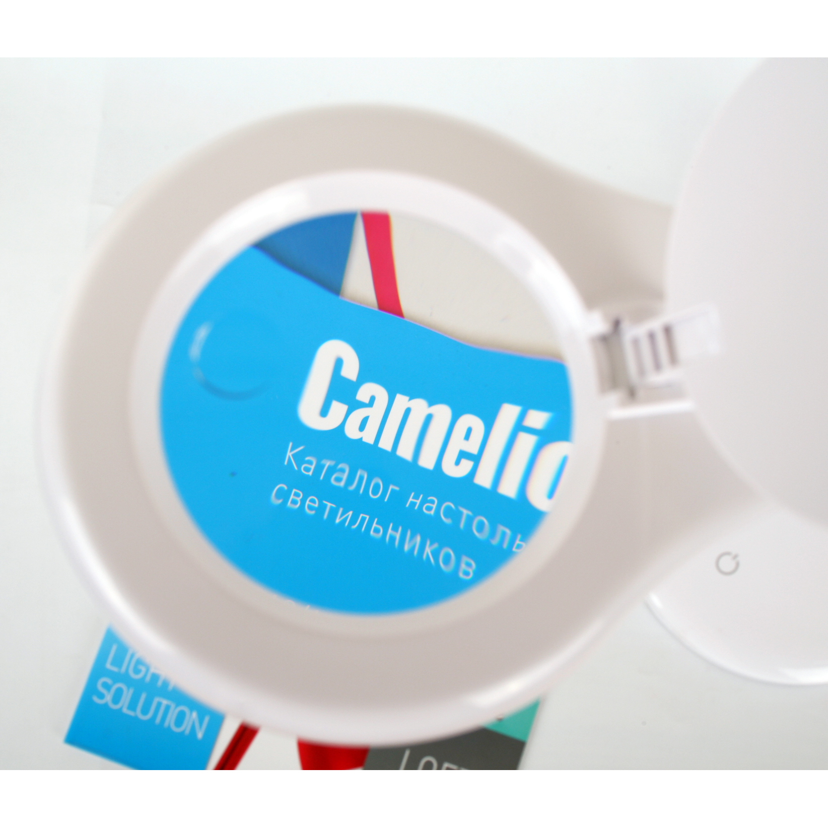 Camelion KD-790 C01 белый LED(Свет-к настол,7 Вт,230 В,лупа 3х/5х, сенс.вкл, 4 ур.ярк,4000К)