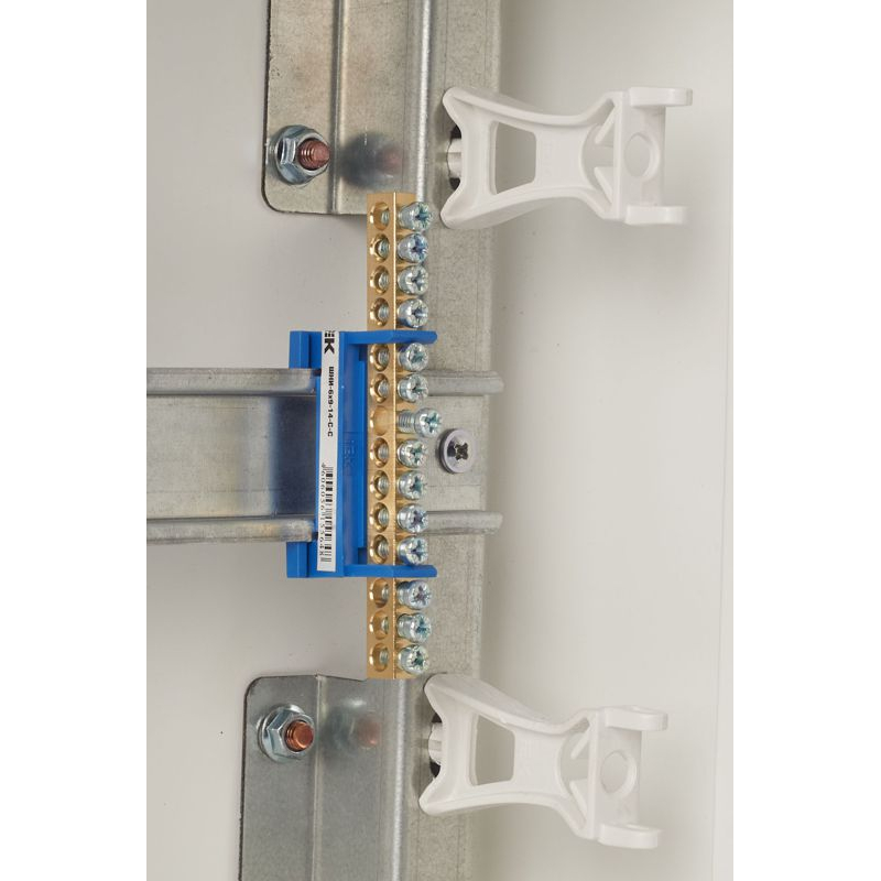 Шина N ноль на DIN-изоляторе типа Стойка ШНИ-6х9-14-С-С IEK