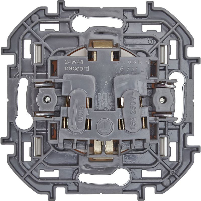 Механизм розетки 1-м СП Inspiria 16А IP20 250В 2P+E немецк. стандарт сл. кость Leg 673721