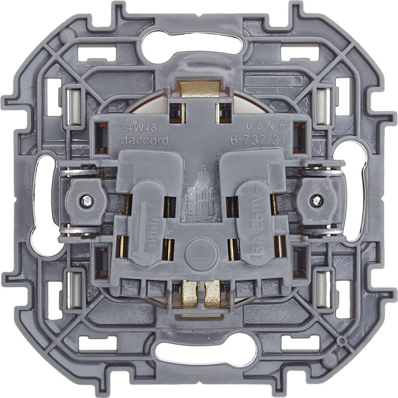 Механизм розетки 1-м СП Inspiria 16А IP20 250В 2P+E защ. шторки немецк. стандарт сл. кость Leg 673731