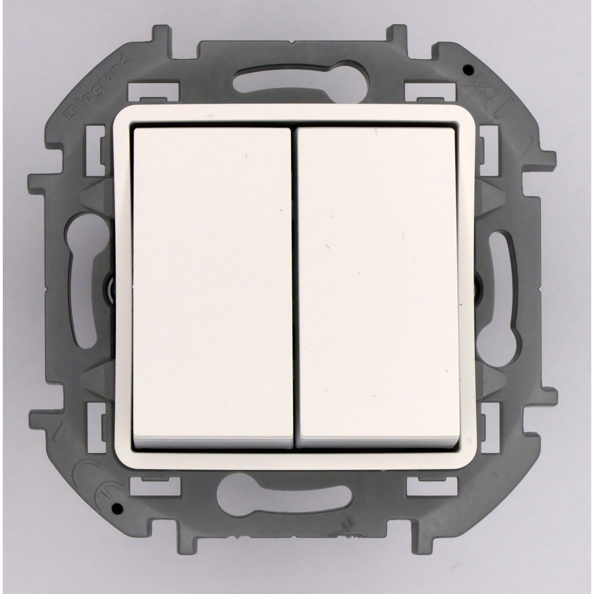 Переключатель модульный двухклавишный - INSPIRIA -10 AX - 250 В~ - белый (673655)