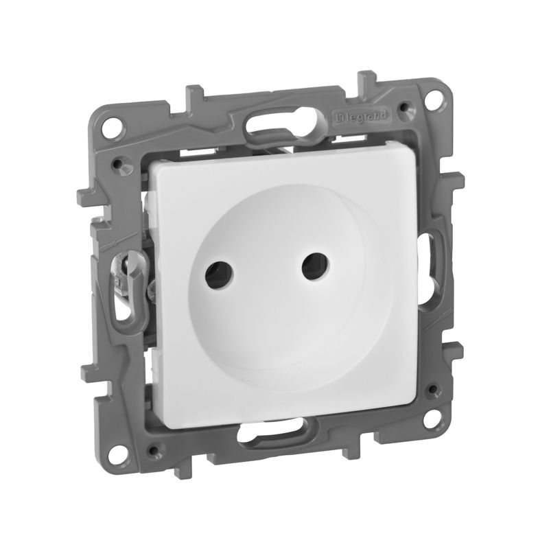 Механизм розетки 1-м СП Etika 16А IP20 250В 2P без заземл. немецк. стандарт винт. клеммы бел. Leg 672220