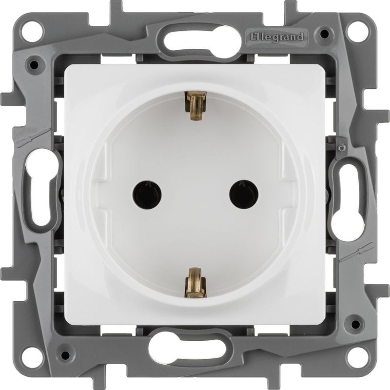 Механизм розетки 1-м СП Etika 16А IP20 250В 2P+E с заземл. немецк. стандарт винт. клеммы бел. Leg 672221