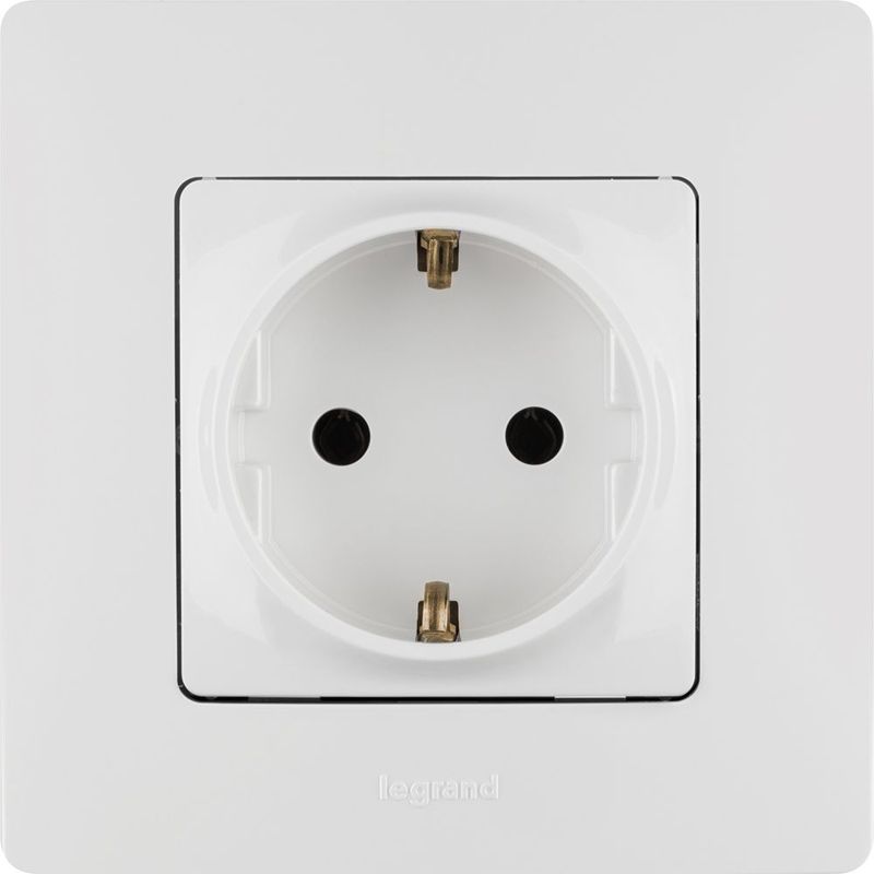 Механизм розетки 1-м СП Etika 16А IP20 250В 2P+E с заземл. немецк. стандарт винт. клеммы бел. Leg 672221