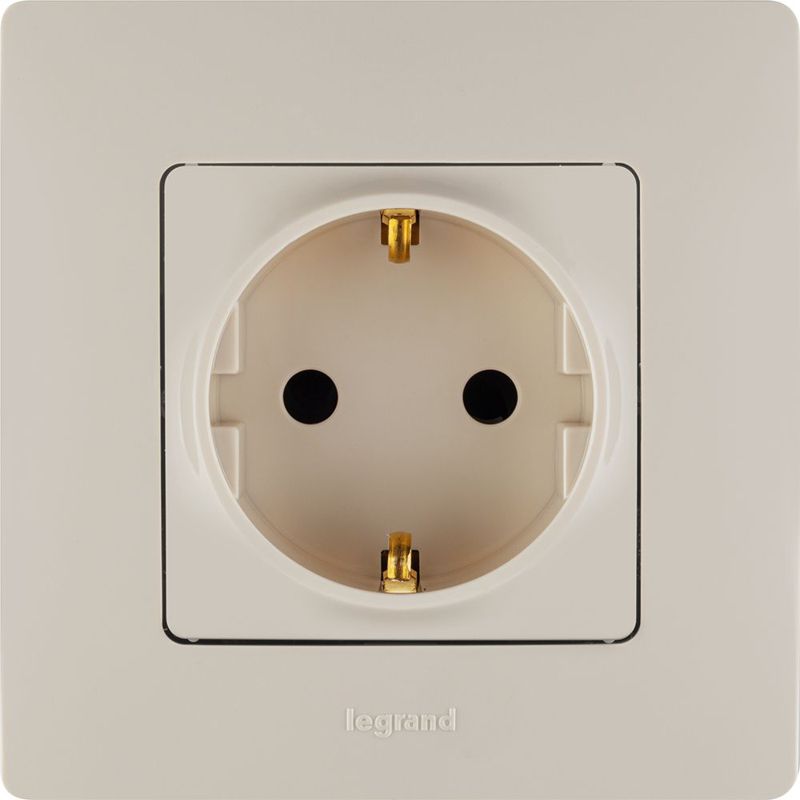 Механизм розетки 1-м СП Etika 16А IP20 250В 2P+E с заземл. немецк. стандарт винт. клеммы сл. кость Leg 672321