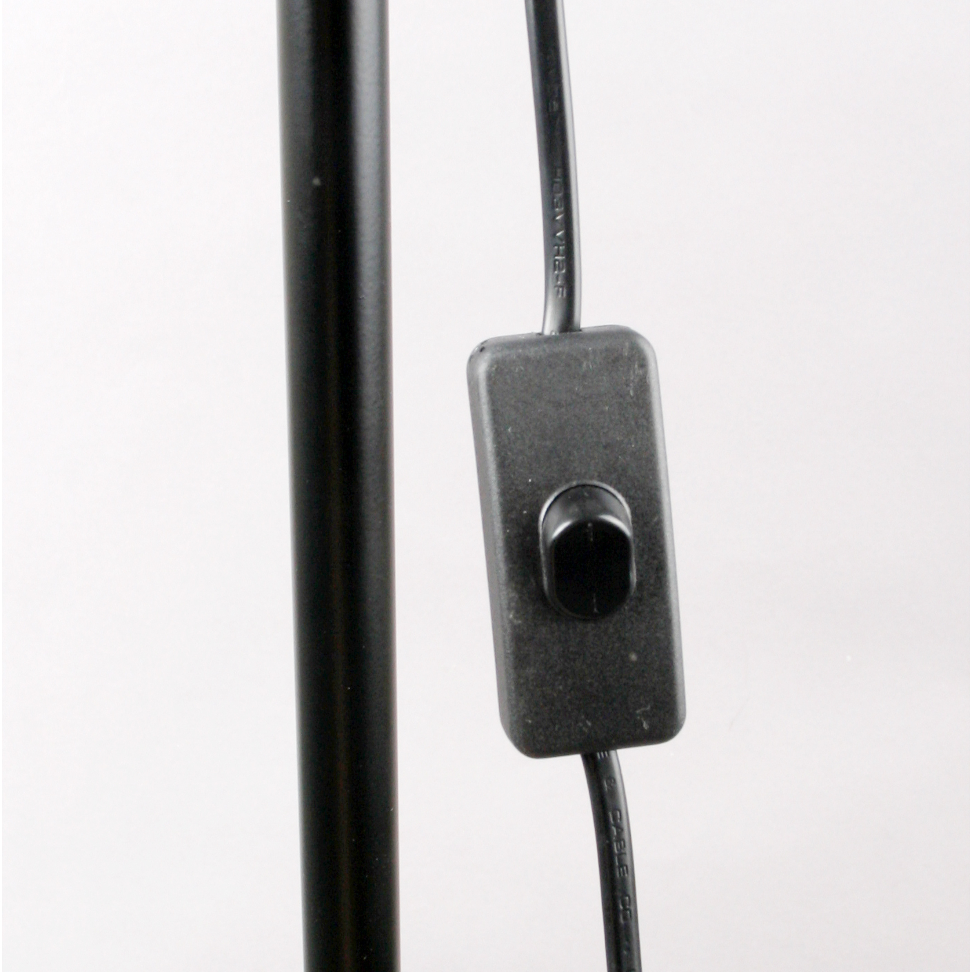 Camelion KD-332 C02 черный (Светильник напольный, торшер, 230V, 40W, E27)