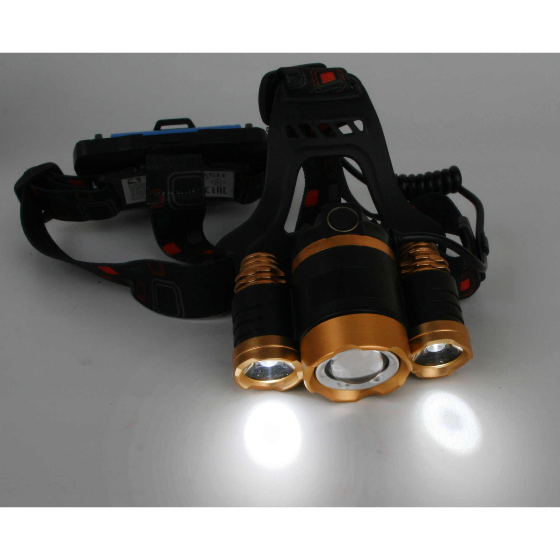 Ultraflash E1333 (фонарь налоб акк 3,7В, золот /черн, 3LED, 4 Ватт, фокус, 2 ак 4 реж, метал., бокс)